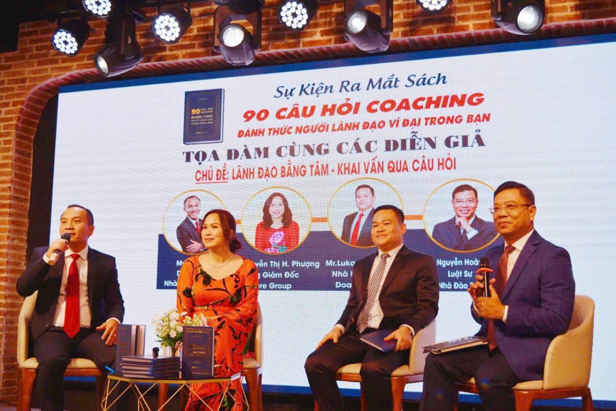 tọa đàm với chủ đề “Lãnh đạo bằng tâm – Khai vấn qua câu hỏi”,