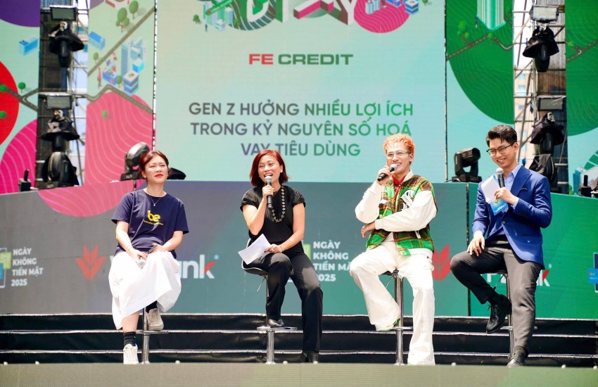 FE CREDIT mang ứng dụng tài chính đa nhiệm đến Ngày không tiền mặt 2025