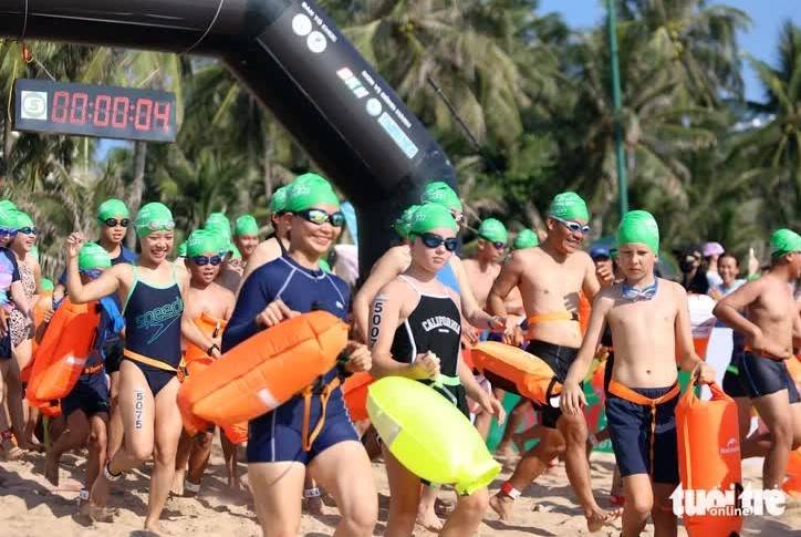 Bế mạc, trao giải bơi Sea Star Nha Trang Bay 2025
