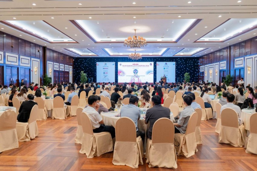 Ảnh 1: Diễn đàn “Khai thác sức mạnh đầu tư của Hoa Kỳ vào miền Trung - Việt Nam” tại Furama Resort Đà Nẵng