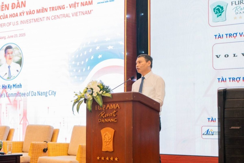      Ảnh 4: ông Hồ Kỳ Minh - Uỷ viên Ban Thường vụ Thành uỷ kiêm Phó Chủ tịch Thường trực UBND thành phố Đà Nẵng chia sẻ góc nhìn chiến lược