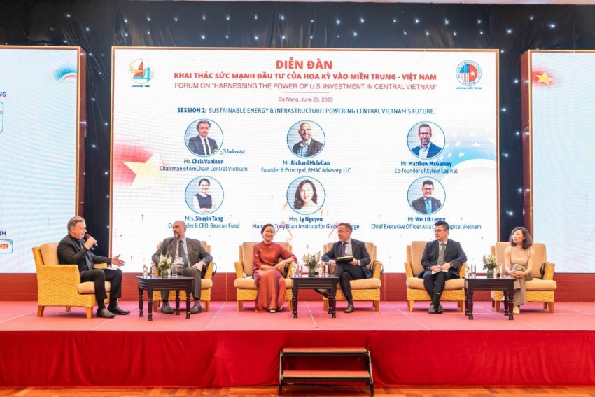 Ảnh 5: Phiên thảo luận sôi nổi về “Năng lượng bền vững & Cơ sở hạ tầng bền vững - Động lực cho tương lai miền Trung - Việt Nam”