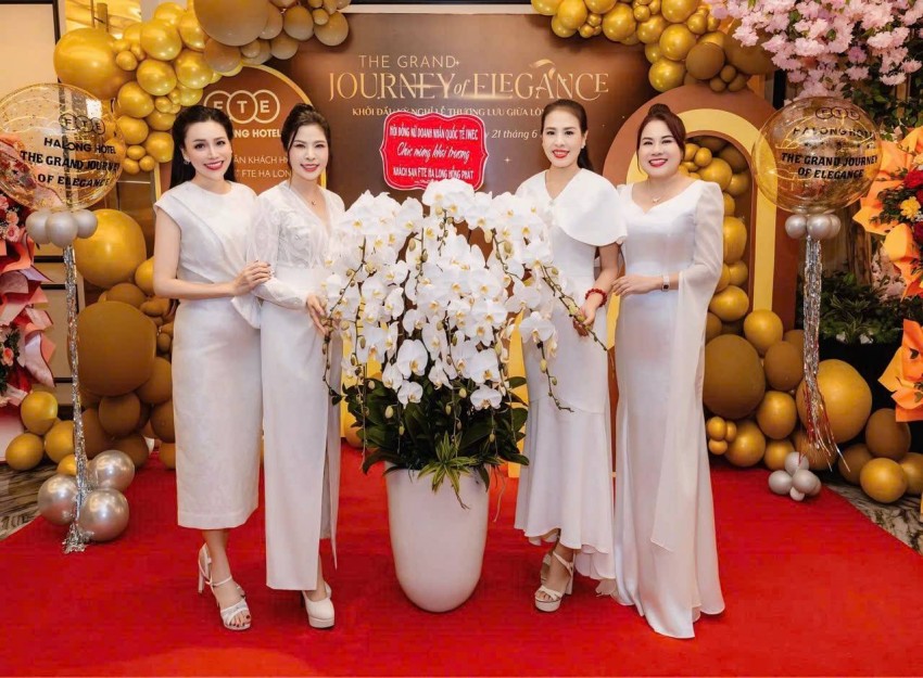 Hội đồng Nữ doanh nhân quốc tế chúc mừng bà Vũ Thị Thanh Loan khai trương khách sạn FTE Hạ Long