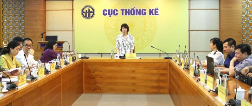 Thứ trưởng Bộ Tài chính Nguyễn Thị Bích Ngọc phát biểu tại Hội nghị.