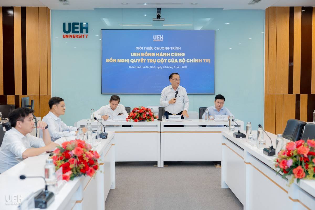 UEH đồng hành cùng 4 Nghị quyết trụ cột: Đổi mới để phát triển bền vững quốc gia