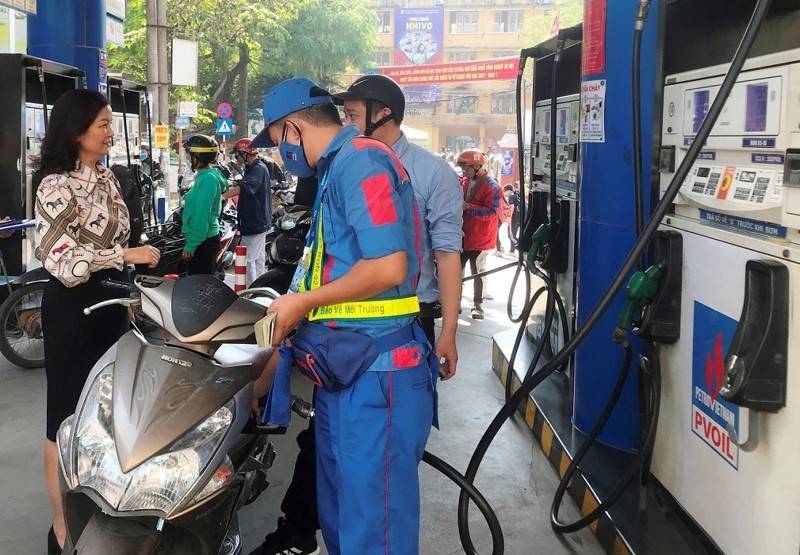 Giá xăng ngày 26/6 dự báo tăng khoảng 400 đồng/lít