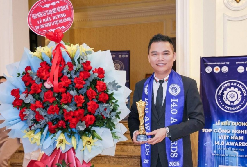 Ảnh Ông Nguyễn Thành Đạt – Giám Đốc Truyền Thông Cấp Cao Herbalife Việt Nam, Campuchia & Thái Lan tại lễ trao giải Top Công Nghiệp 4.0 năm 2025.jpg