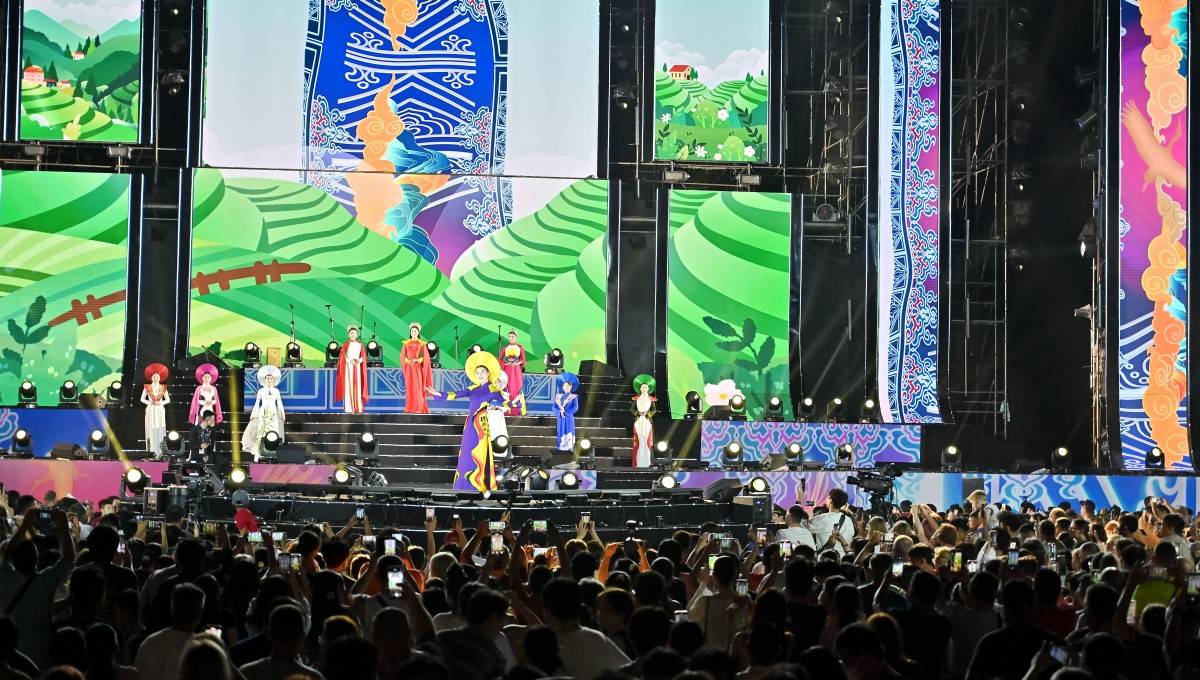 Nha Trang “bùng nổ” mùa hè với Lễ hội Văn Hóa - Du lịch biển thu hút 667.000 du khách