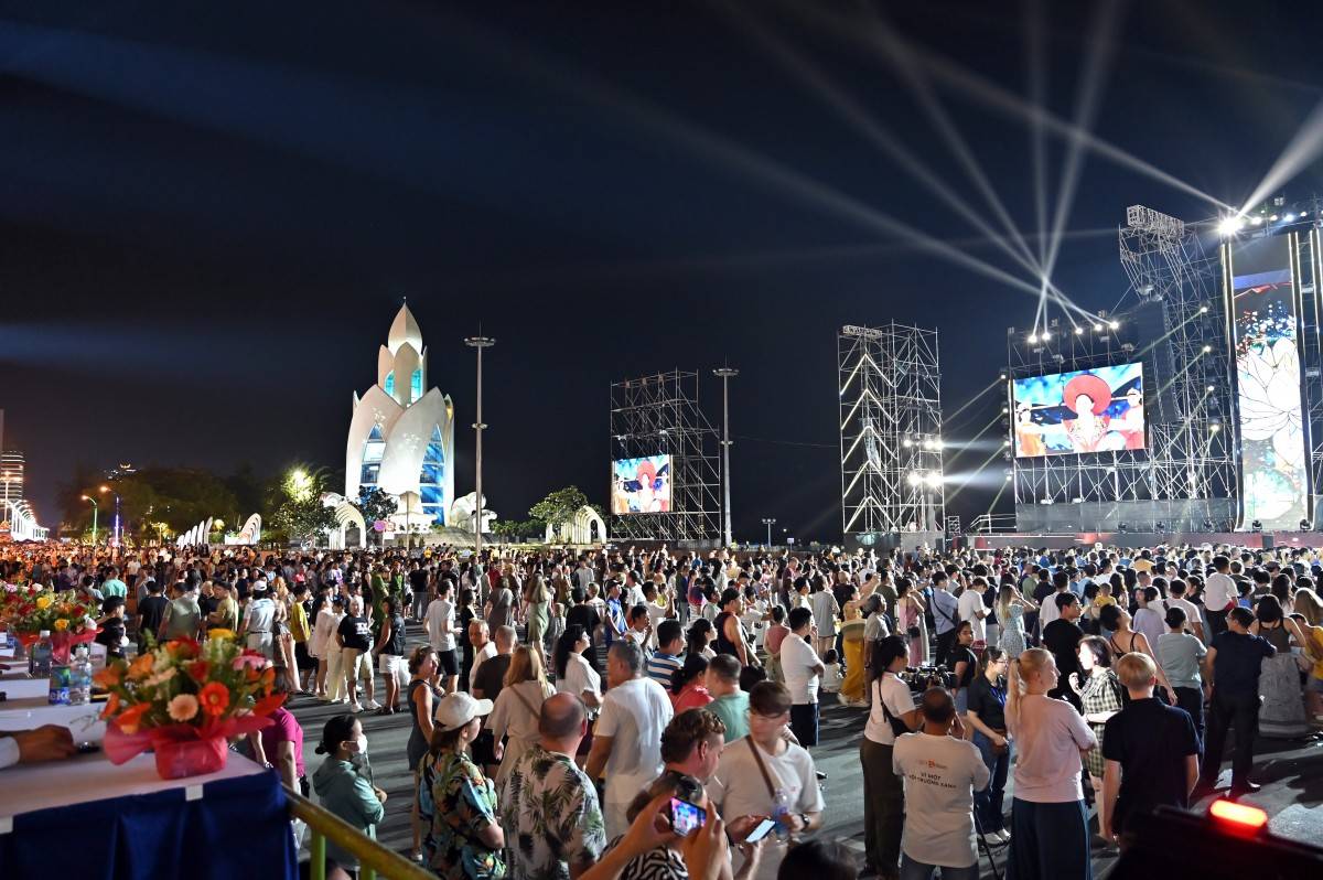 Nha Trang “bùng nổ” mùa hè với Lễ hội Văn Hóa - Du lịch biển thu hút 667.000 du khách