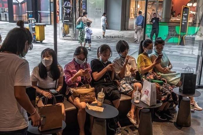 Động lực gì thúc đẩy mua sắm trực tuyến ở Trung Quốc tăng vọt ?