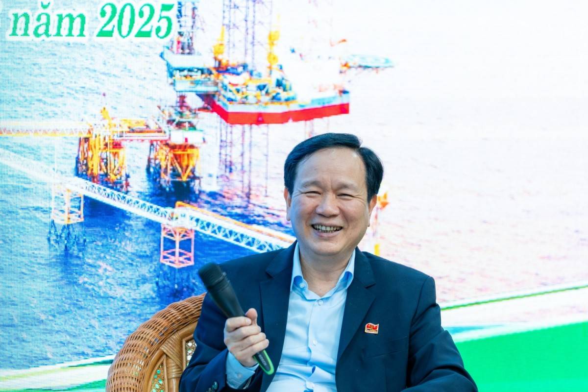 Tổng Giám đốc Vietsovpetro Vũ Mai Khanh chia sẻ chân thành, thẳng thắn và đầy tâm huyết với đoàn viên thanh niên