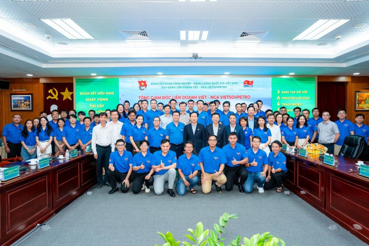 Buổi đối thoại khép lại trong bầu không khí sôi nổi, cởi mở và đầy cảm hứng.