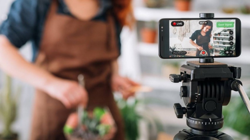 TikTok, Shopee, Lazada sẽ phải lưu dữ liệu livestream tối thiểu 3 năm