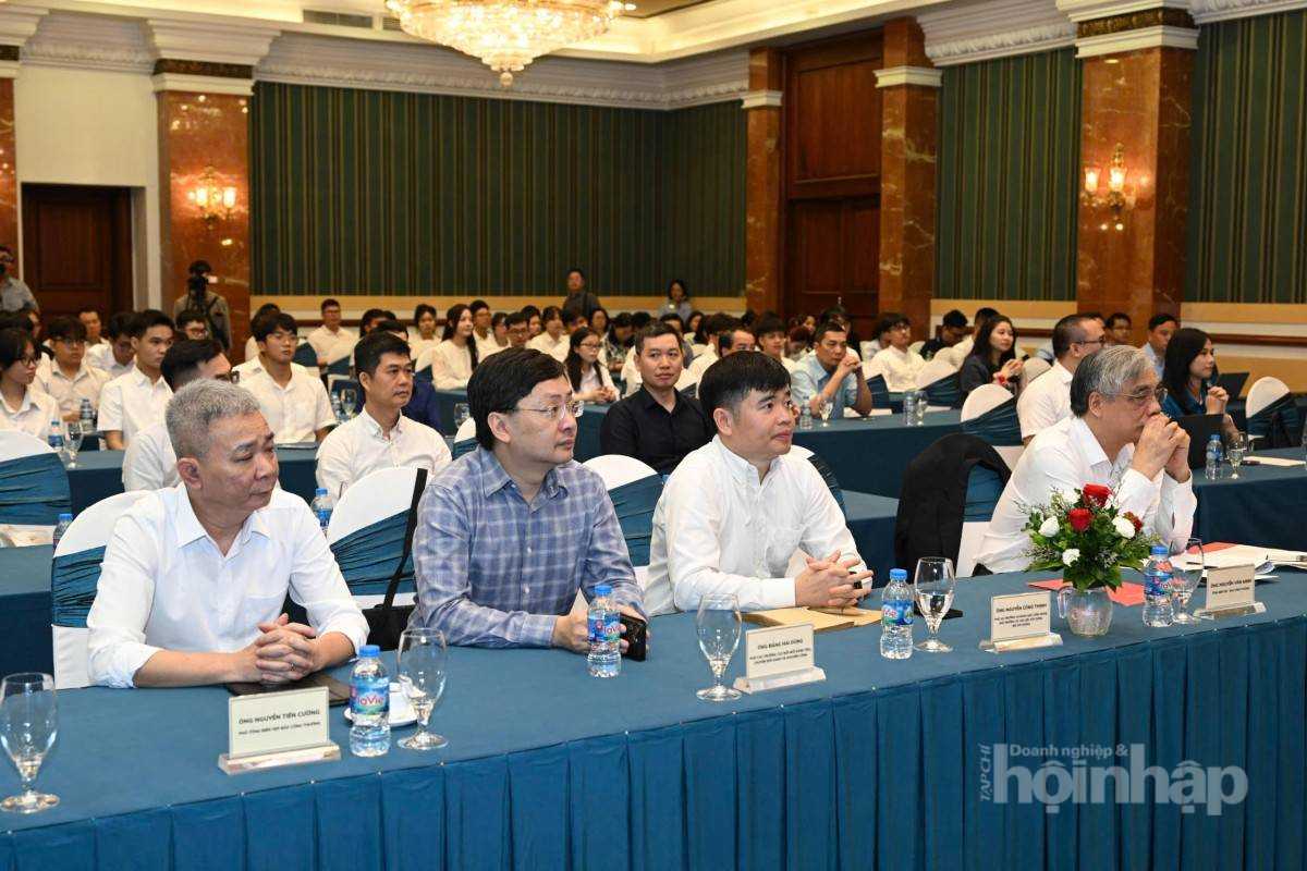 Diễn đàn “Sử dụng năng lượng tiết kiệm, hiệu quả: Thành quả và mục tiêu trong kỷ nguyên vươn mình”, 