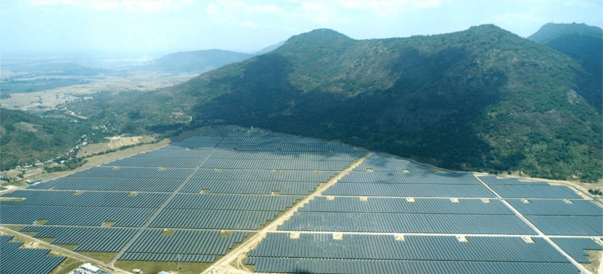 Năng lượng tái tạo: Khi bánh lái cần hướng đúng dòng chảy thời đại