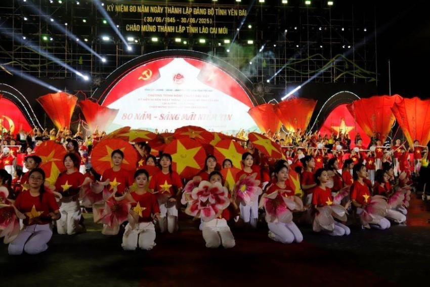 “80 năm – Sáng mãi niềm tin”: Bản hòa ca nghệ thuật tôn vinh hành trình lịch sử Đảng bộ tỉnh Yên Bái