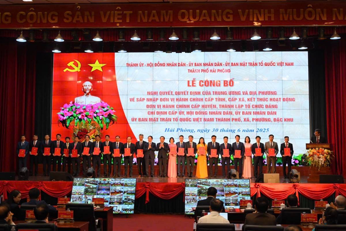 Hải Phòng – Hải Dương công bố nghị quyết sáp nhập hành chính: Dấu ấn cải cách từ Trung ương đến cơ sở Hải Phòng – Hải Dương công bố nghị quyết sáp nhập hành chính: Dấu ấn cải cách từ Trung ương đến cơ sở