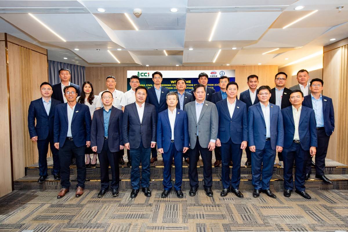 Khẳng định vị thế nhà thầu tiên phong: CC1 lọt top 10 Doanh nghiệp Đổi mới sáng tạo và kinh doanh hiệu quả 2025