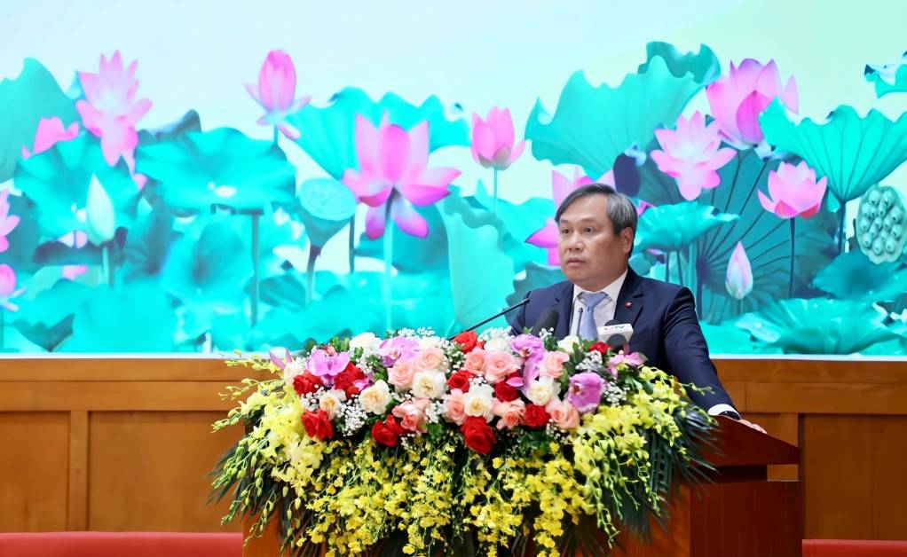 Đồng chí Vũ Đại Thắng, Ủy viên Trung ương Đảng, Bí thư Tỉnh ủy, Trưởng đoàn ĐBQH tỉnh, phát biểu giao nhiệm vụ cho 54 Đảng bộ xã, phường, đặc khu. Đồng chí Vũ Đại Thắng, Ủy viên Trung ương Đảng, Bí thư Tỉnh ủy, Trưởng đoàn ĐBQH tỉnh, phát biểu giao nhiệm vụ cho 54 Đảng bộ xã, phường, đặc khu.