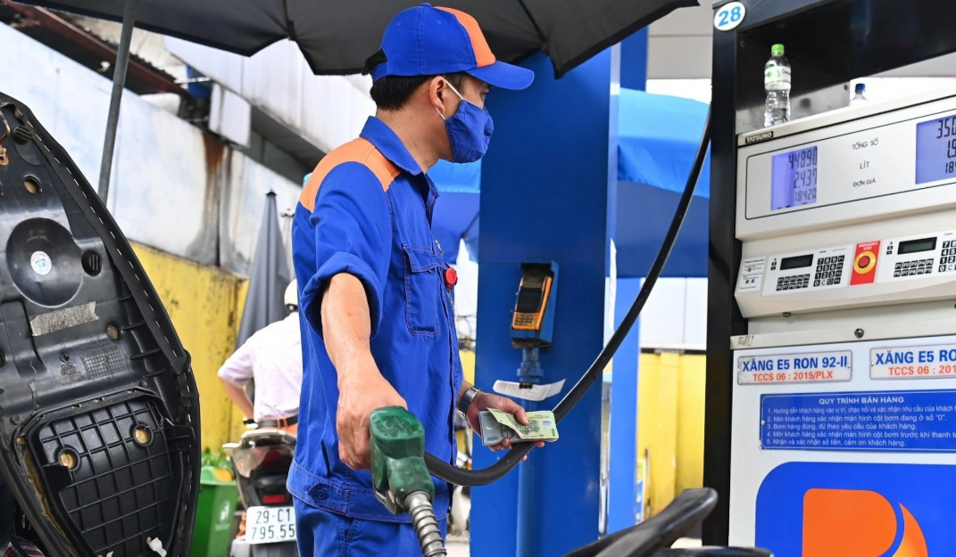 Từ 0h00 ngày 1/7, liên Bộ Tài chính - Công Thương chính thức điều chỉnh giá bán lẻ xăng dầu 