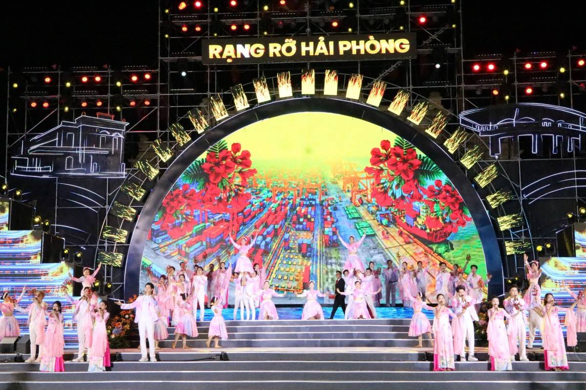 Chương trình nghệ thuật  “Rạng rỡ Hải Phòng” – Bản hòa ca nghệ thuật chào mừng sự kiện hợp nhất lịch sử