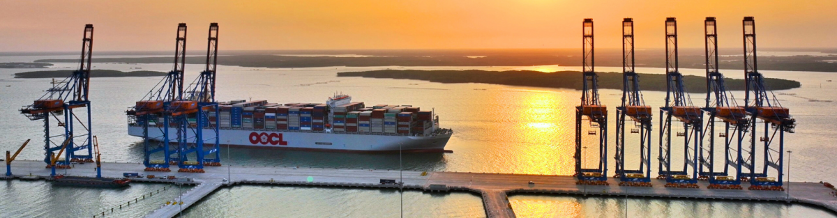 ngày 30/3/2023, đã đón thành công siêu tàu OOLC của Tây Ban Nha.