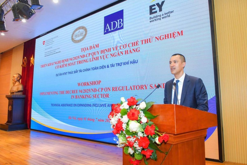 Ông Ron H.Slangen - Phó Giám đốc quốc gia Ngân hàng Phát triển châu Á ( ADB)