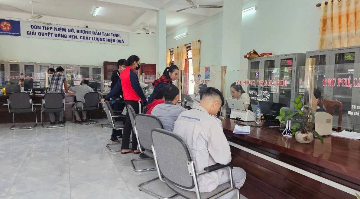 Ngày thứ 2 vận hành chính quyền địa phương 2 cấp tại Đà Nẵng: Người dân hài lòng với thủ tục nhanh gọn, thông suốt