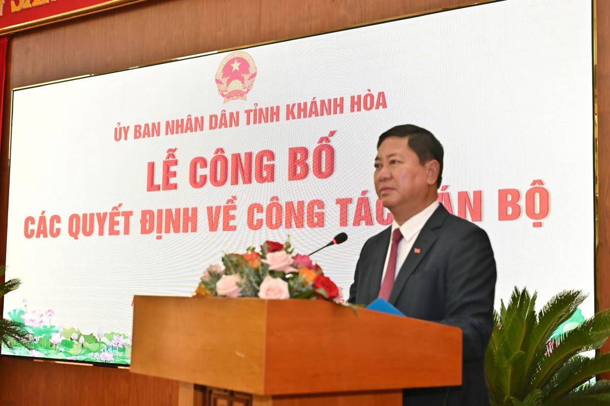 Khánh Hòa công bố, trao 64 Quyết định cán bộ sở, ngành, sau sáp nhập tỉnh