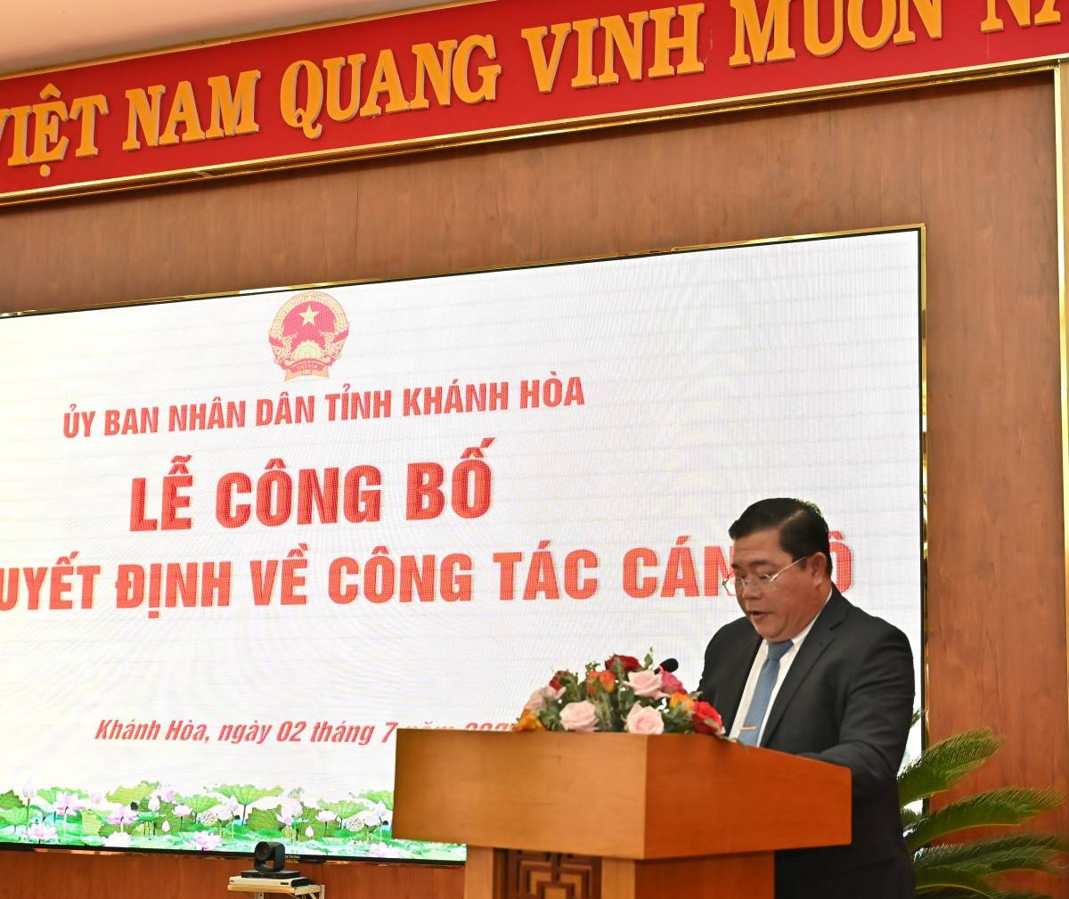 Khánh Hòa công bố, trao 64 Quyết định cán bộ sở, ngành, sau sáp nhập tỉnh