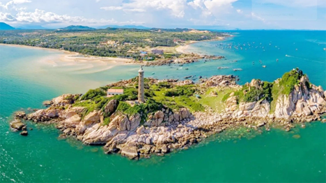 Du lịch Bình Thuận bùng nổ trong 6 tháng đầu năm 2025