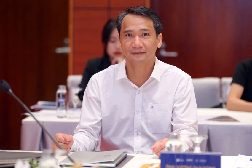 Ông Vương Duy Dũng, Phó Cục trưởng Cục Quản lý nhà và thị trường bất động sản (Bộ Xây dựng) chia sẻ tại buổi Hội thảo.