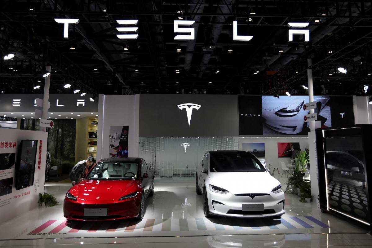 Tesla đối mặt áp lực sau màn ra mắt robotaxi