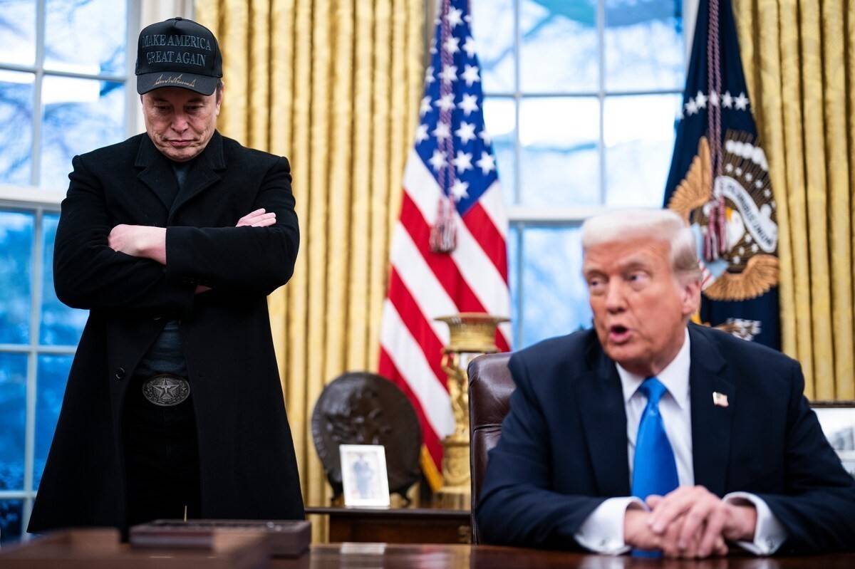 Tổng thống Trump úp mở khả năng trục xuất tỷ phú Elon Musk