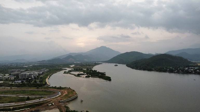 Phân khu công nghệ cao nằm giữa các trục quan trọng như sông Cu Đê.