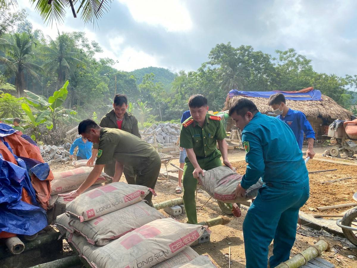Những ngày làm việc đầu tiên đi vào vận hành chính thức tại UBND xã miền núi Linh Sơn (Thanh Hóa)