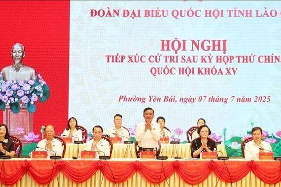 Thường trực Ban Bí thư Trần Cẩm Tú tiếp xúc cử tri tại Lào Cai: Lắng nghe, chia sẻ và định hướng phát triển bền vững