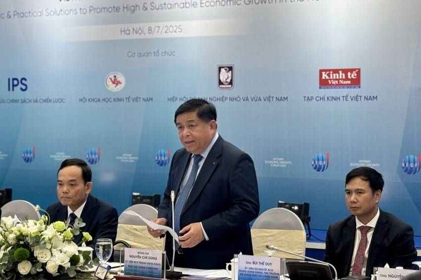 "Muốn đạt mục tiêu tăng trưởng 2 con số, Việt Nam cần cán mốc trên 8% từ năm 2025"
