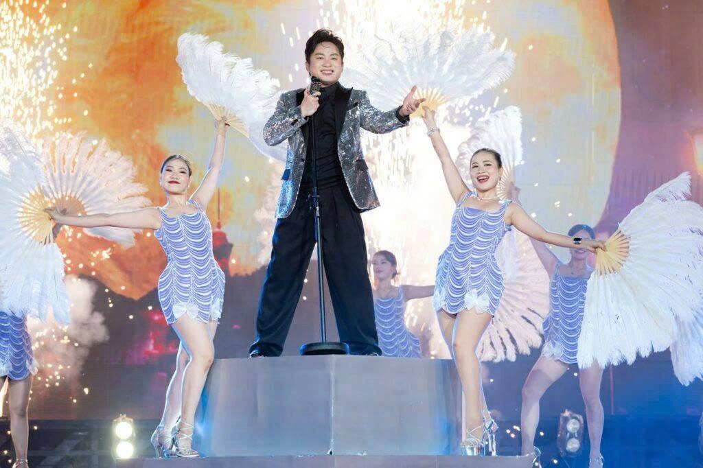 Tùng Dương – nam ca sĩ hàng đầu của nhạc Việt cũng sẽ góp mặt trong đại tiệc nghệ thuật này