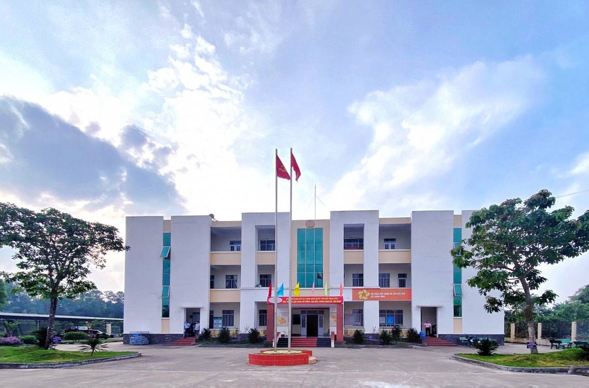 Xí nghiệp Công trình Giao thông Thủy lợi: Phát triển hạ tầng với trách nhiệm cộng đồng Xí nghiệp Công trình Giao thông Thủy lợi; Phát triển hạ tầng với trách nhiệm cộng đồng;