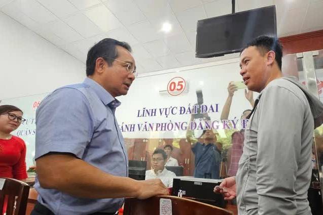 Chủ tịch UBND TP. Hồ Chí Minh kiểm tra thực tế mô hình mới tại phường Phú An sau sáp nhập