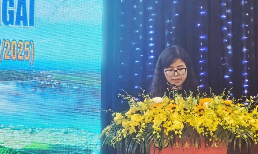Bà Phạm Thị Trung - Giám đốc Sở Văn hóa, Thể thao và Du lịch tỉnh Quảng Ngãi  Bà Phạm Thị Trung - Giám đốc Sở Văn hóa, Thể thao và Du lịch tỉnh Quảng Ngãi