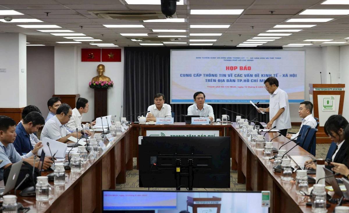 các buổi họp báo cung cấp thông tin về tình hình kinh tế - xã hội TP. HCM 