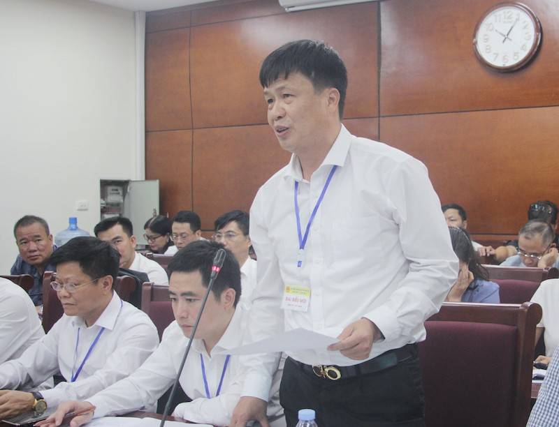 Đại biểu Lê Đình Thanh – Bí thư Đảng ủy xã Xuân Lâm đề nghị cần nghiên cứu để bố trí xe công đối với cấp xã,