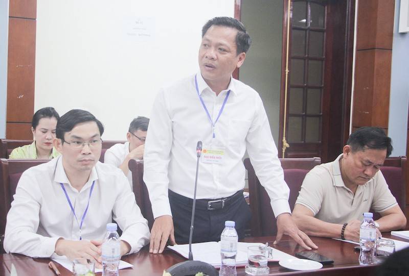 Đại biểu Vũ Tuấn Dũng - Bí thư Đảng ủy xã Hợp Minh nêu vấn đề liên quan đến vận hành chính quyền địa phương 2 cấp tại Phiên thảo luận