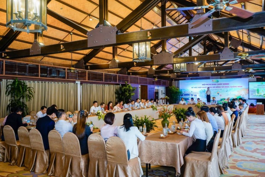 Toàn cảnh buổi Hội nghị Ban Chấp Hành tại Furama Resort Đà Nẵng_resize.jpg Toàn cảnh buổi Hội nghị Ban Chấp Hành tại Furama Resort Đà Nẵng_resize.jpg