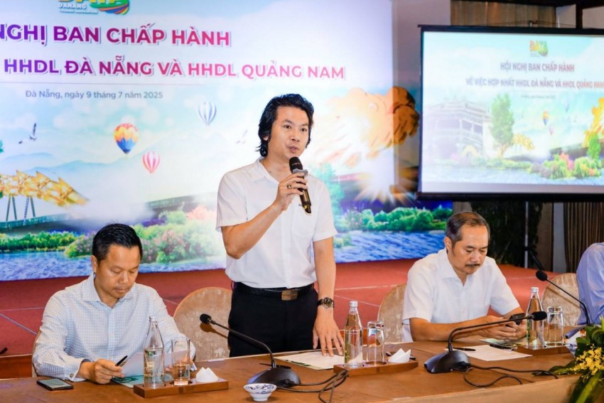 Ông Hồ Thanh Tú - Tổng Thư ký HHDL Đà Nẵng tóm tắt nội dung cuộc họp của Ban Thường trực hai Hiệp hội_resize.jpg Ông Hồ Thanh Tú - Tổng Thư ký HHDL Đà Nẵng tóm tắt nội dung cuộc họp của Ban Thường trực hai Hiệp hội_resize.jpg