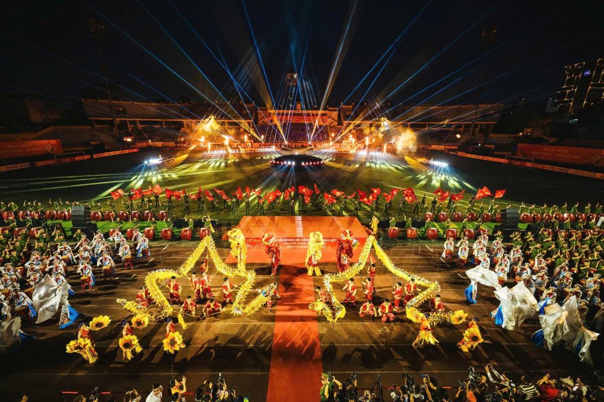 Giải bóng đá Công an – Cảnh sát ASEAN; được tổ chức trên sân Hàng Đẫy;