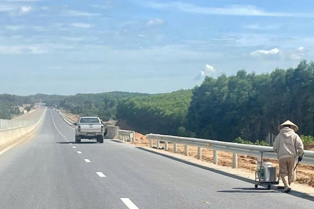 Quảng Trị: Cao tốc Bắc – Nam về đích tuyến chính, nhiều hạng mục phụ trợ vẫn chậm chân