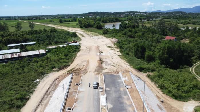 Dự án cầu Quảng Đà cơ bản hoàn tất nhưng chưa thể sử dụng vì chậm trễ đường Vành đai phía Bắc